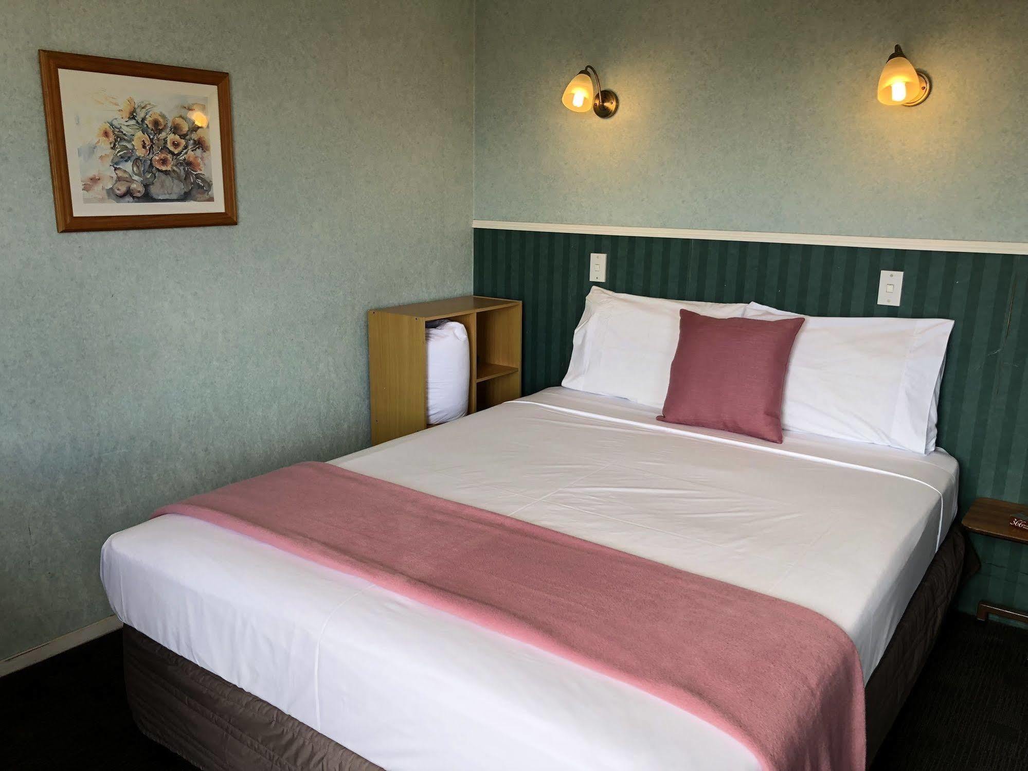 Dunrovin Motel Lago Lago Taupo Exterior foto